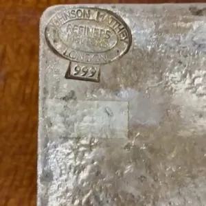 1009 oz United States Johnson Matthey Silver Bar Vintage - .999 Fine Silver - Johnson Matthey Excellent (Secondary Market) Tag.